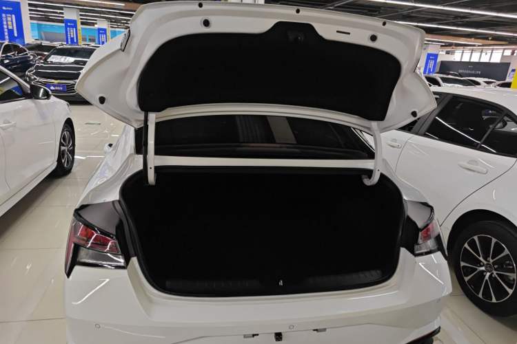 Used Hyundai Elantra 2021 1.5L CVT LUX Prestige Edition