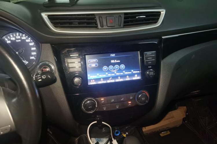 Used Nissan Qashqai 2017 2.0L CVT Luxury Edition China VI Standard Audio And AC Panel