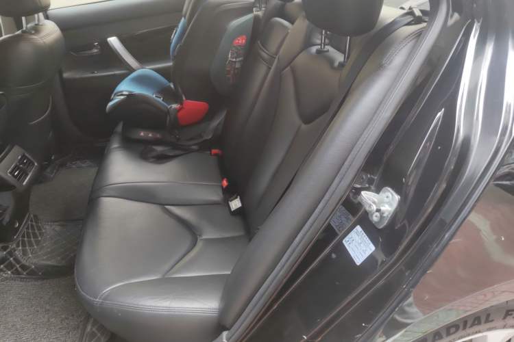 Used CHANGAN Raeton 2014 1.8T Automatic Prestige Anniversary Edition China V Standard Left Rear Seat