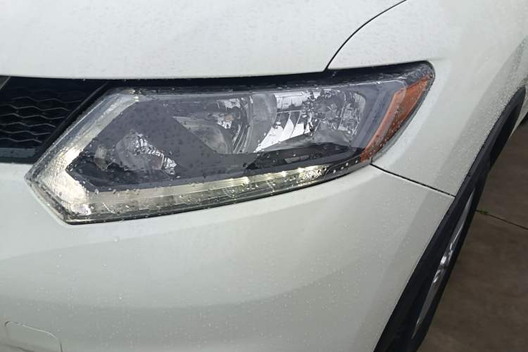 Used Nissan X-Trail 2015 2.0L CVT Comfort MAX Edition 2WD
