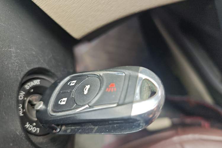 Used Baojun 630 2011 1.5L manual Elite version
