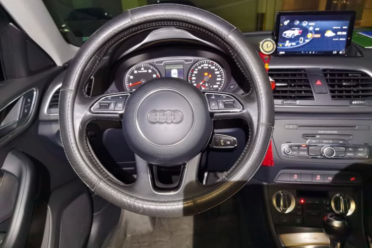 Used Audi Q3 2015 35 TFSI quattro Technology Edition Steering Wheel