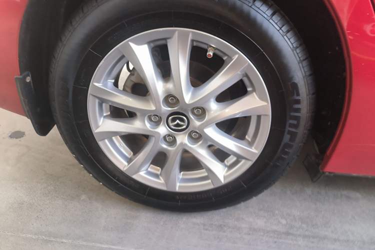 Used Mazda Mazda 3 Axela 2016 Sedan 1.5L Automatic Luxury Model