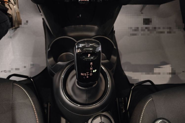 Used MINI 2022 Updated 1.5T ONE Five-Door PLUS Edition Gear Lever