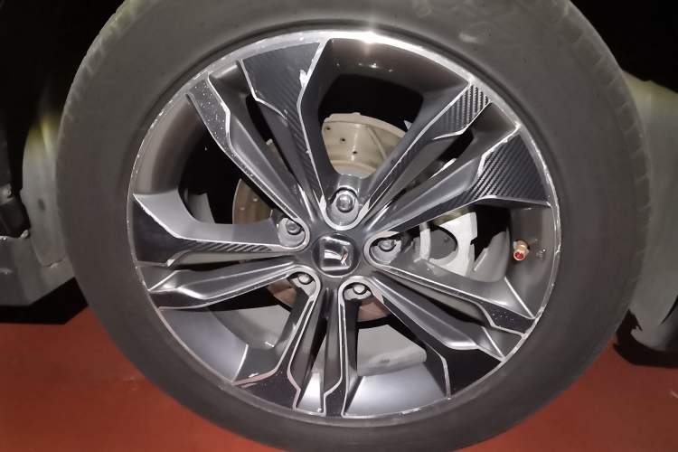 Used Luxgen U6 SUV 2014 1.8T ZhiZun Model
