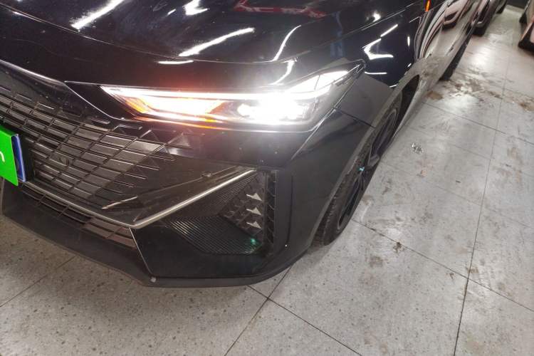 Used Changan UNI-V 2022 1.5T Prestige Version