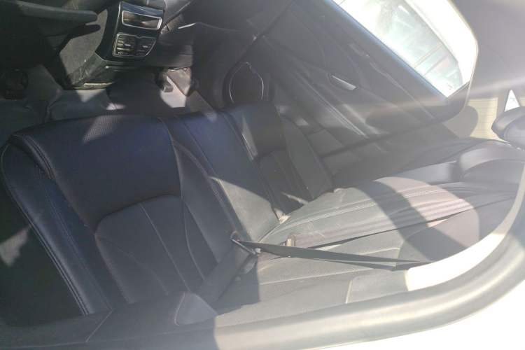 Used Geely Auto Emgrand GT 2015 1.8T Premium Model
