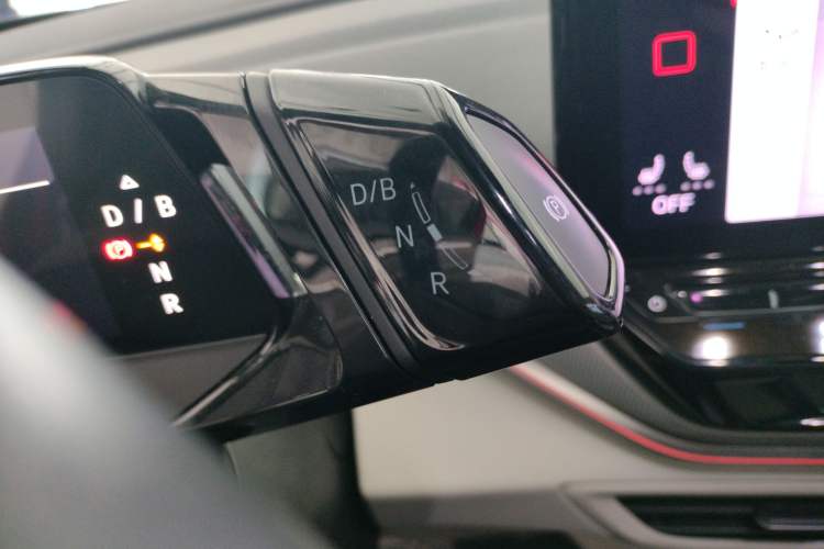 Used Volkswagen ID.4 CROZZ 2021 Long-Range PRO Two-Wheel Drive Version
