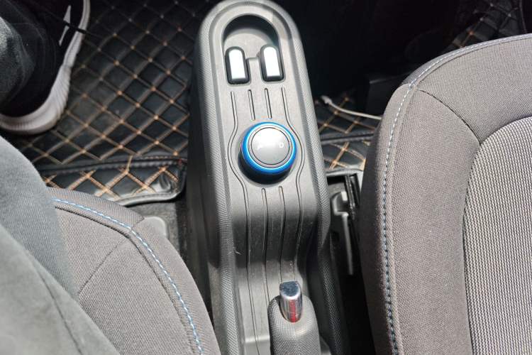 Used Wuling Hongguang MINIEV 2020 Enjoyment Model Lithium Iron Phosphate Gear Lever