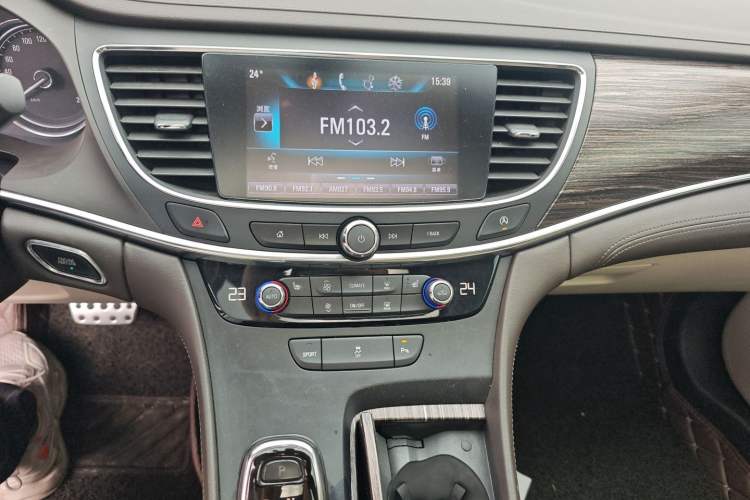 Used Buick LaCrosse 2016 Revised 20T Leading Edition Audio And AC Panel