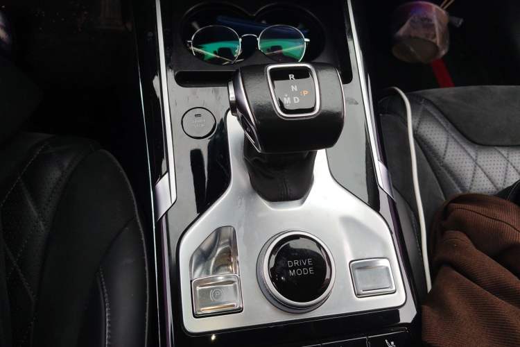 Used Hongqi HS5 2019 2.0T Smart Connect Flagship All-Wheel-Drive Version Gear Lever