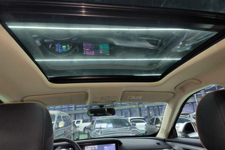 Used Bestune T77 2023 1.5T Automatic Luxury Model Headliner