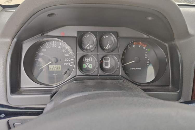 Used Mitsubishi Pajero 2006 3.0L AT GLS Instrument Cluster