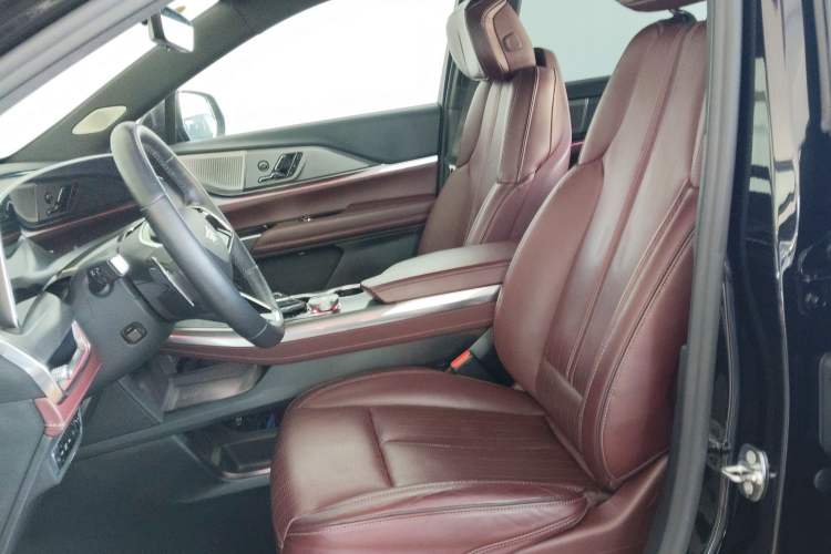 Used Cadillac XT5 2025 2.0T Platinum Edition