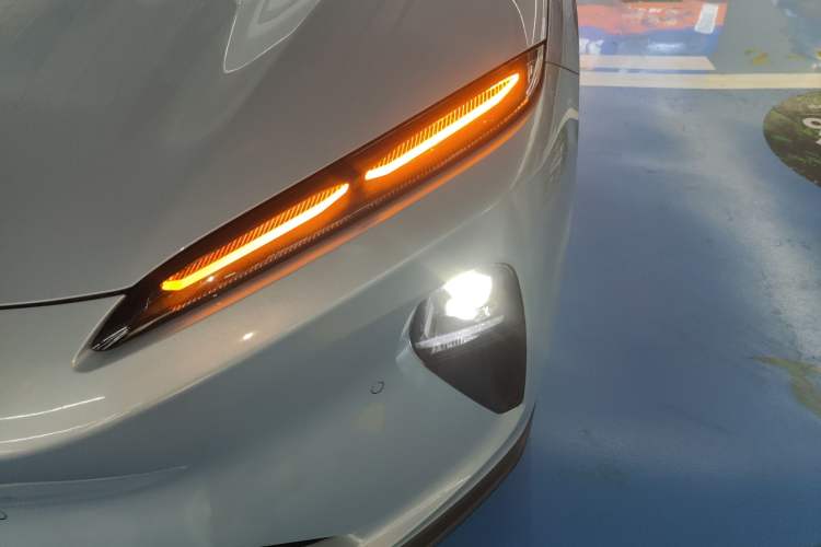 Used Nio ET5T 2024 75kWh Touring Left Front Headlight