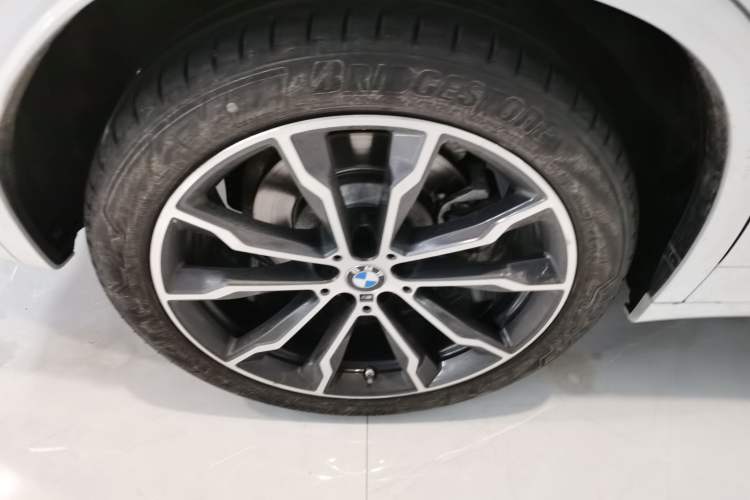 Used BMW X3 2023 xDrive30i Leading Model M Night Edition Package Right Rear Wheel Hub