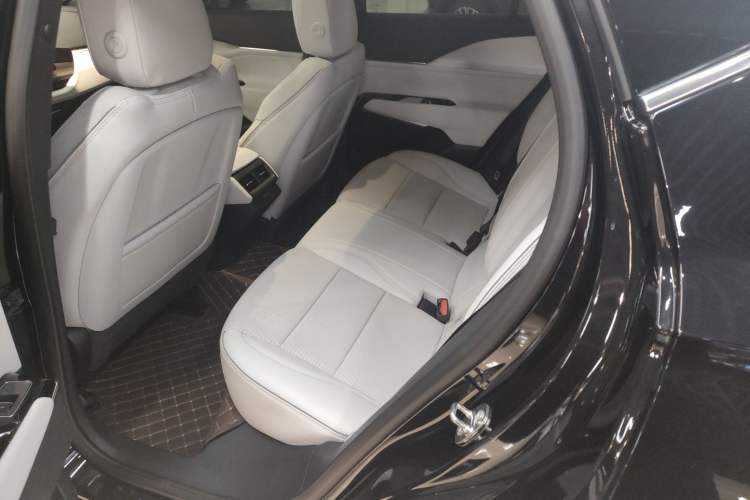 Used Cadillac GT4 2023 25T Luxury Model
