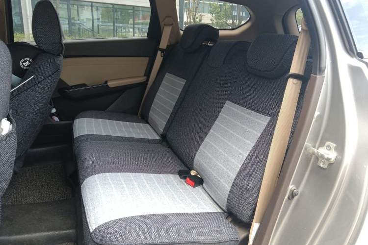 Used Baojun 310W 2017 1.5L Manual Fashion Edition China VI Left Rear Seat