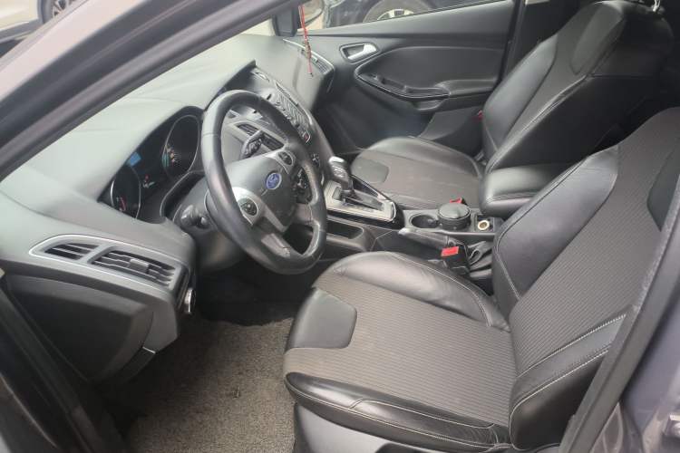 Used Ford Focus 2012 Sedan 1.6L Automatic Fashion Edition