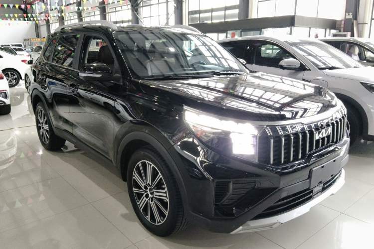 Used Kia Sportage R 2021 Ace 2.0L Splendid Edition Front Right 45 Deg