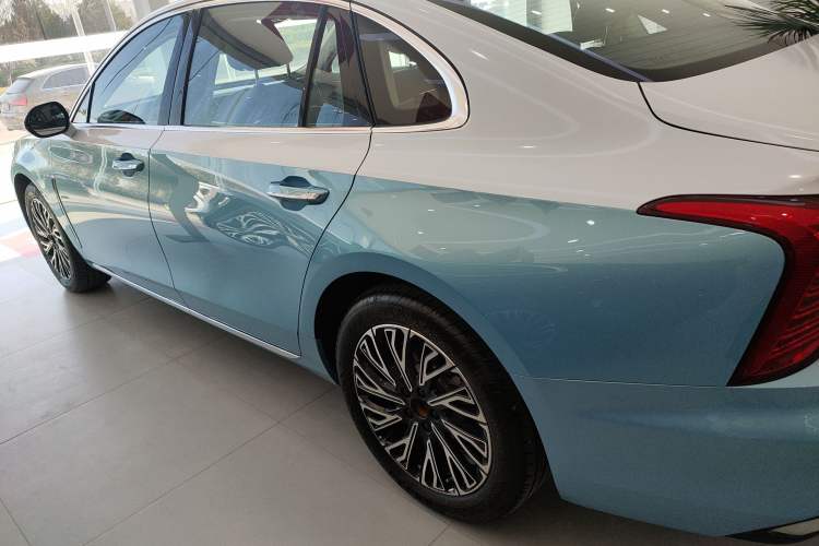 Used Hongqi H5 2024 1.5T HEV Smart Connect Flagship Edition