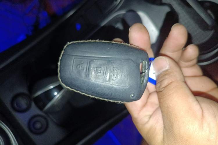 Used Hyundai Santa Fe 2013 Revised Version 2.4L Automatic All-Wheel Drive Luxury Trim