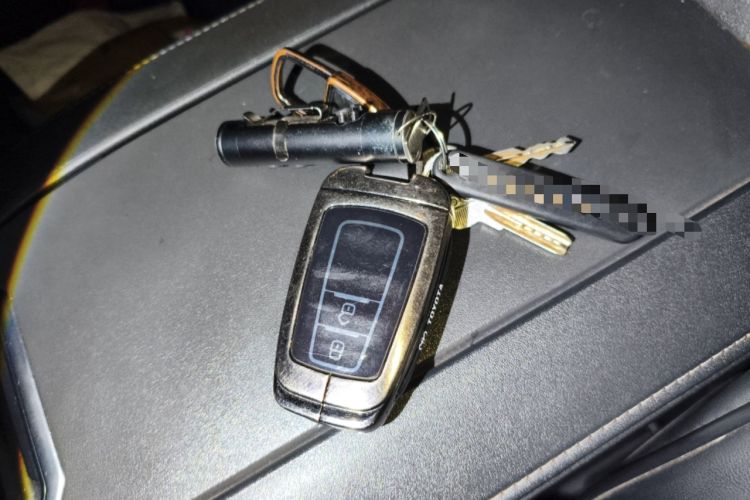 Used Toyota Highlander 2023 2.5L Smart Electric Hybrid Dual-Engine Two-Wheel Drive Elite Version 5 Seats Interior 1