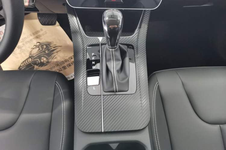 Used Venucia D60 2023 PLUS 1.6L XE CVT Trendy Edition
