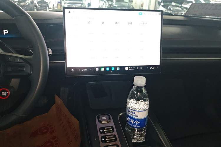 Used Xiaomi Auto SU7 2024 Rear-Drive Ultra-Long Range Advanced Pro-Level Intelligent Driving Version Audio And AC Panel