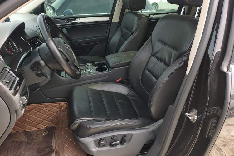 Used Volkswagen Touareg 2017 3.0 TSI Touareg Model Left Front Seat