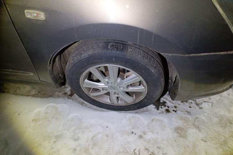 Used Nissan Sylphy 2012 Classic 1.6XE Manual Comfort Edition Right Front Wheel Hub