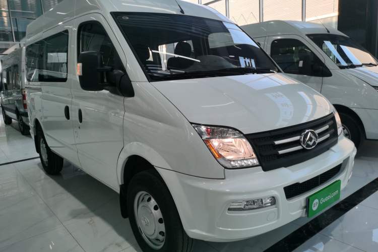 Used SAIC MAXUS Xintu V80 2021 2.0T Manual Classic Aoyuntong Short Wheelbase Mid-Roof 5/6-Seater