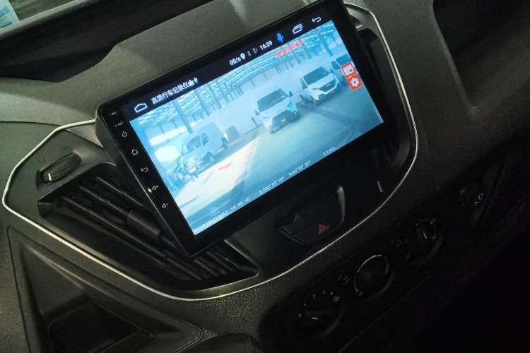 Used Ford Transit 2020 2.0T Diesel Multi-Function Commercial Vehicle Mid-Chassis Low-Roof Design with Dual Rear Doors Meeting China VI Emission Standards Audio And AC Panel