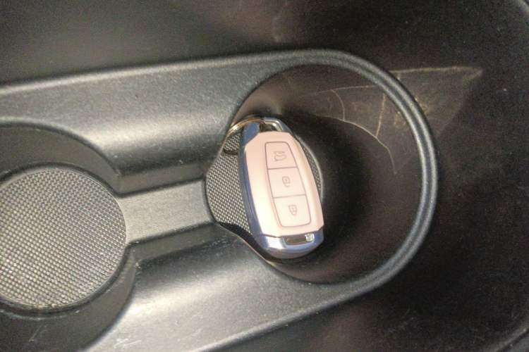 Used Hyundai Elantra 2023 1.5L CVT LUX Prestige Edition Interior 1