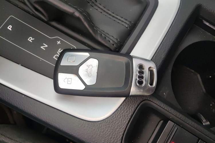 Used Audi Q3 2021 35 TFSI Advanced Style Edition Vehicle Key