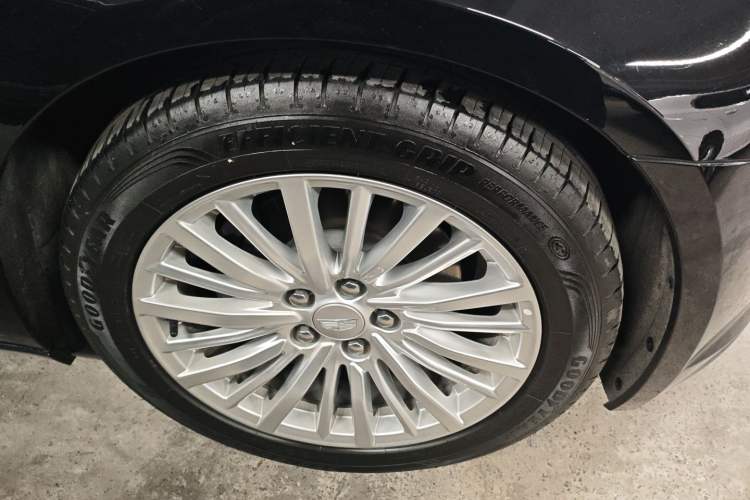 Used Cadillac CT6 2022 28T Luxury Edition Right Front Wheel Hub