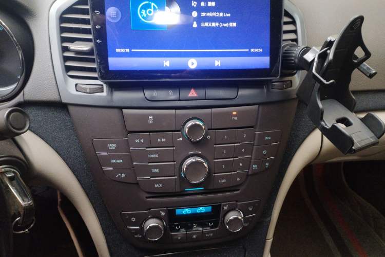 Used Buick Regal 2010 2.0L Expo Edition Audio And AC Panel