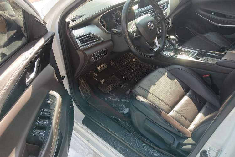 Used Changan Raeton CC 2018 1.5T Automatic Elegant Version China V Standard
