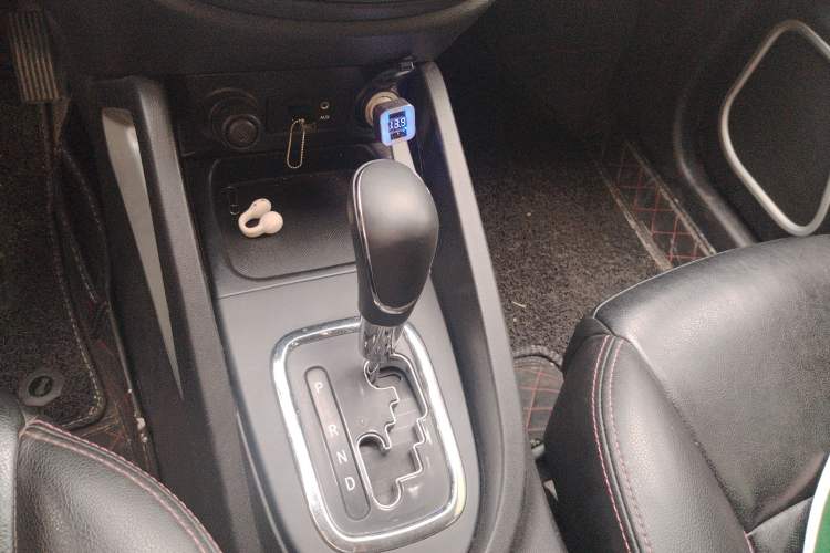 Used CHANGAN CS35 2015 1.6L Automatic Prestige Model China V Standard
