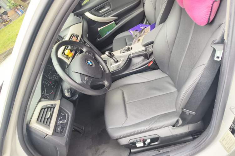 Used BMW 3 Series 2016 316i Fashion Model
