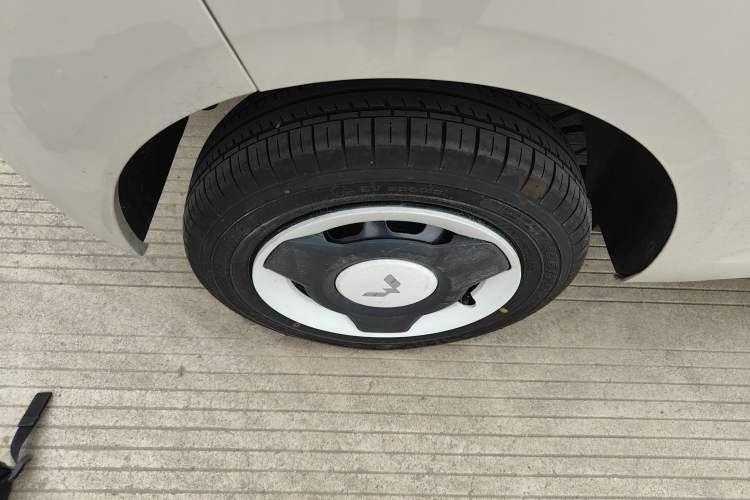 Used Wuling Hongguang MINIEV 2024 3rd Generation 215km Youth Edition Right Rear Wheel Hub