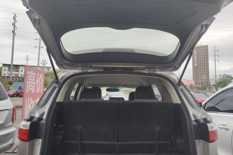 Used Dongfeng Fengon S560 2018 1.8L Manual Urban Model 7 Seats Trunk