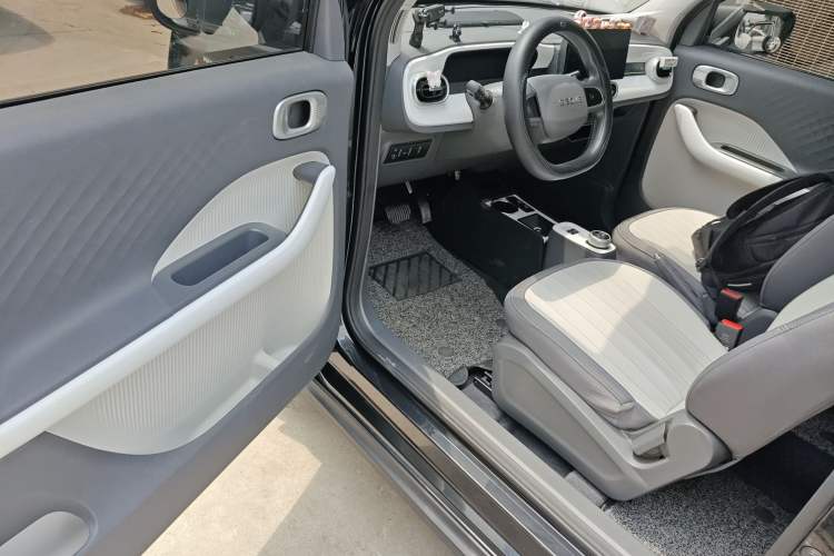 Used Geely Galaxy Panda 2025 210km Panda Kart Driver Seat