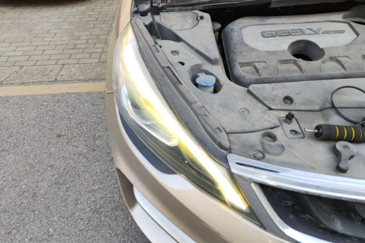 Used Geely Auto Emgrand GS 2018 Sport Edition 1.8L Automatic LingShang Model Right Front Headlight