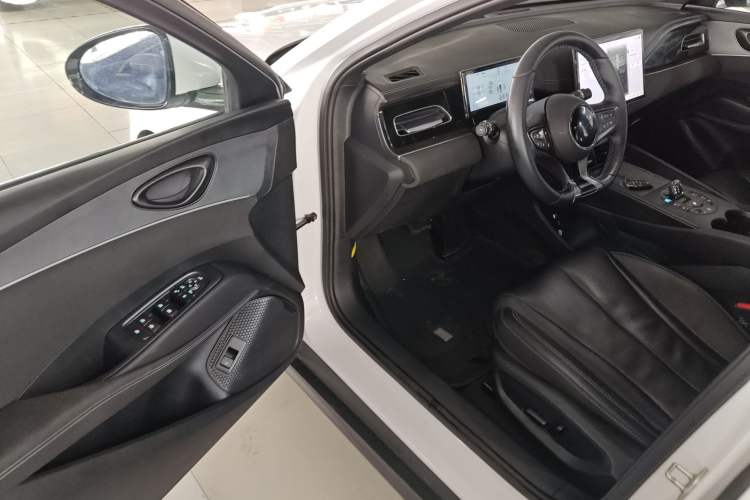 Used BYD Seal 06 New Energy 2025 DM-i Smart Drive 120KM Deluxe Model