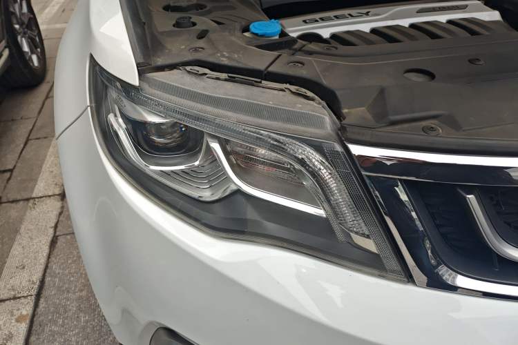 Used Geely Auto Emgrand X7 Sport 2016 1.8TD Automatic ZhiZun Version
