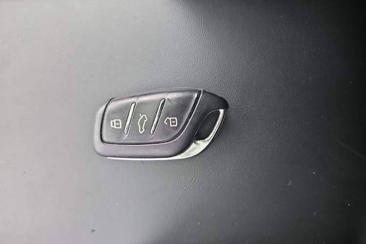 Used Roewe i6 MAX 2020 300TGI Automatic "Swell Cool Smart Drive" Edition
