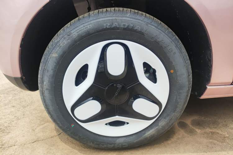 Used Geely Galaxy Panda 2025 210 km – Yuanqi Bear Left Front Wheel Hub