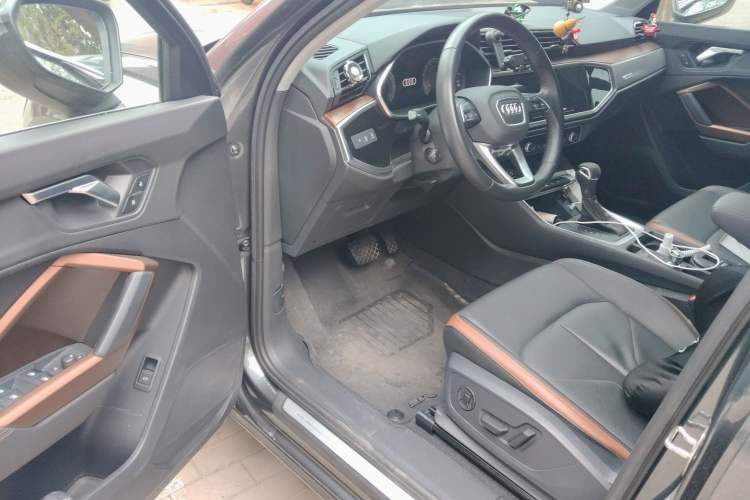 Used Audi Q3 2022 35 TFSI Fashionable and Elegant Model
