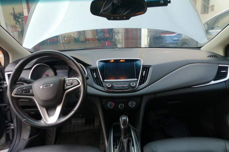 Used Chevrolet Monza 2019 Redline 320T Dual-Clutch Sporty Version China VI Standard Center Console